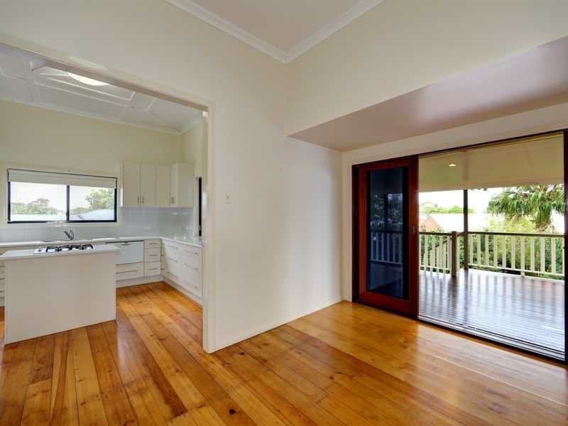 30 Acacia Street, Moore Park Beach, Moore Park Beach - Thumbnail 5