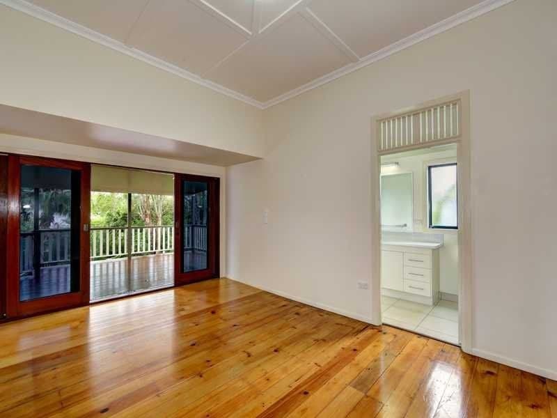 30 Acacia Street, Moore Park Beach, Moore Park Beach - Thumbnail 6