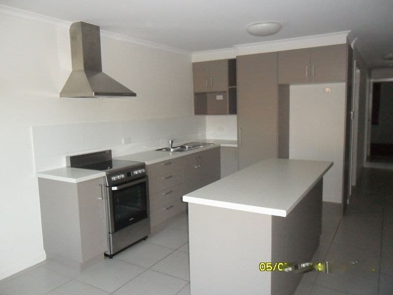 11 Olsen Street, Bundaberg East, Bundaberg East - Thumbnail 3