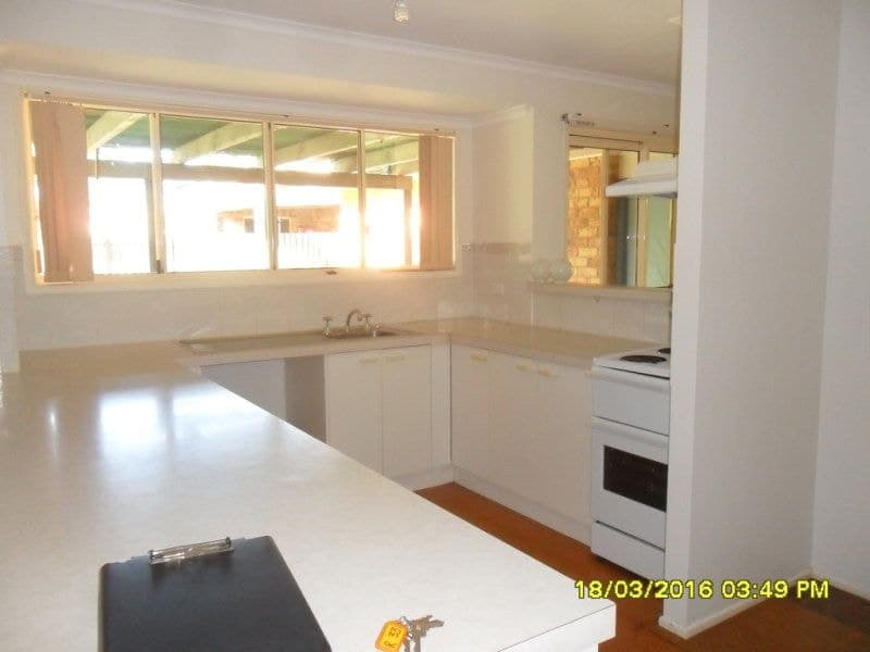 14 Olive Drive, Moore Park Beach, Moore Park Beach - Thumbnail 3