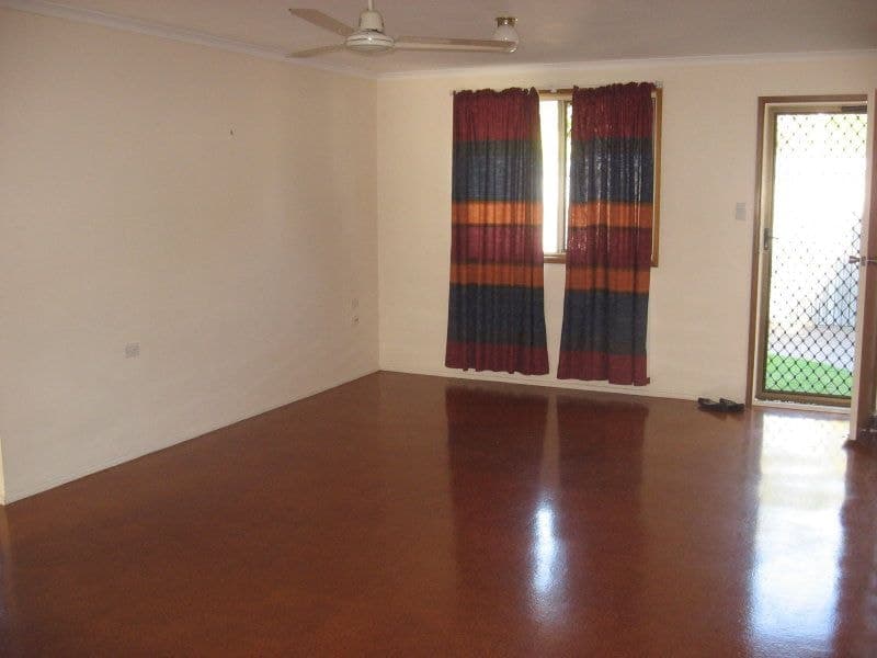 3 / 4 Cleary Street, Millbank, Millbank - Thumbnail 4