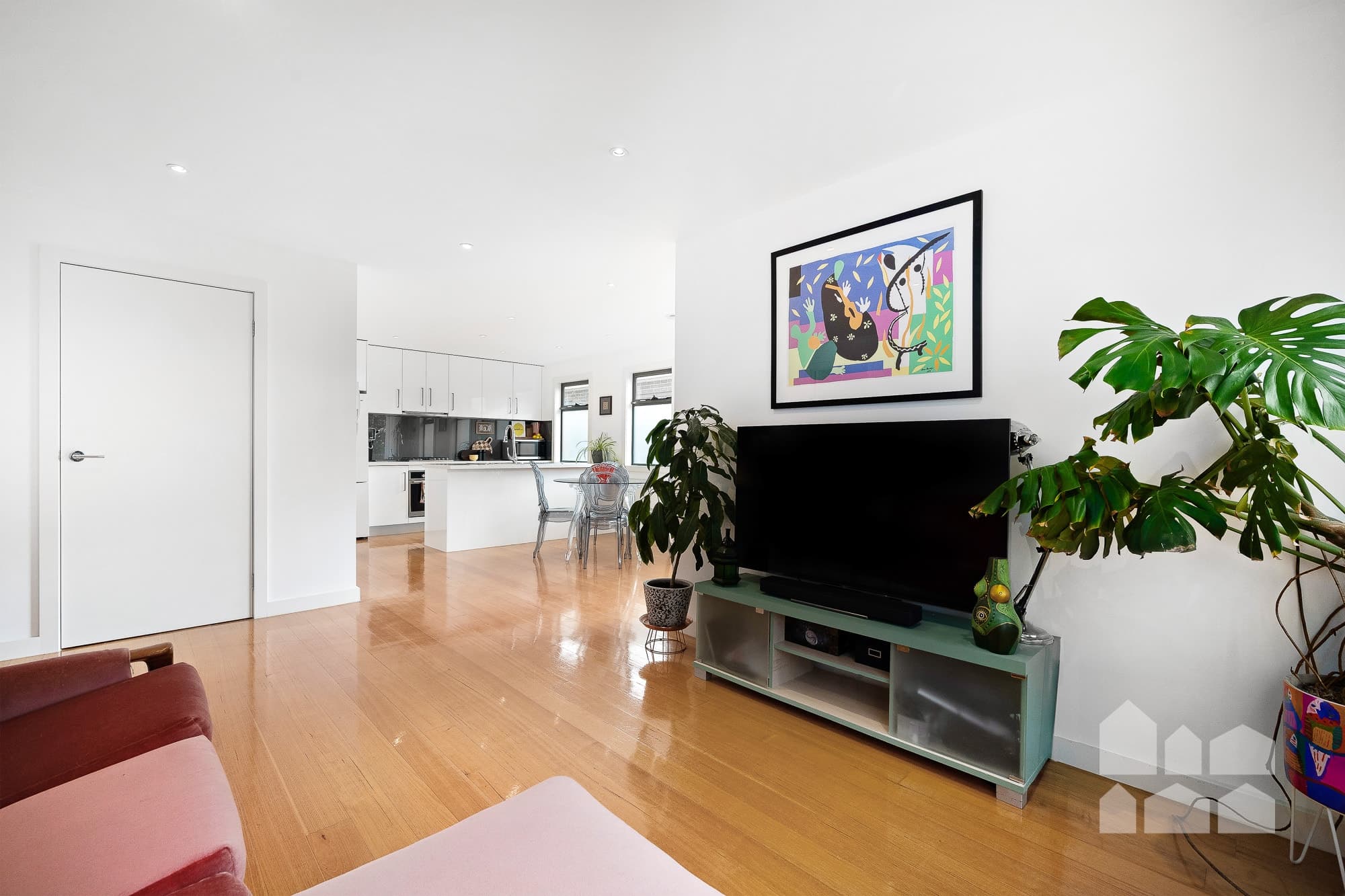 1/12 Eleanor Street, Footscray - Thumbnail 2