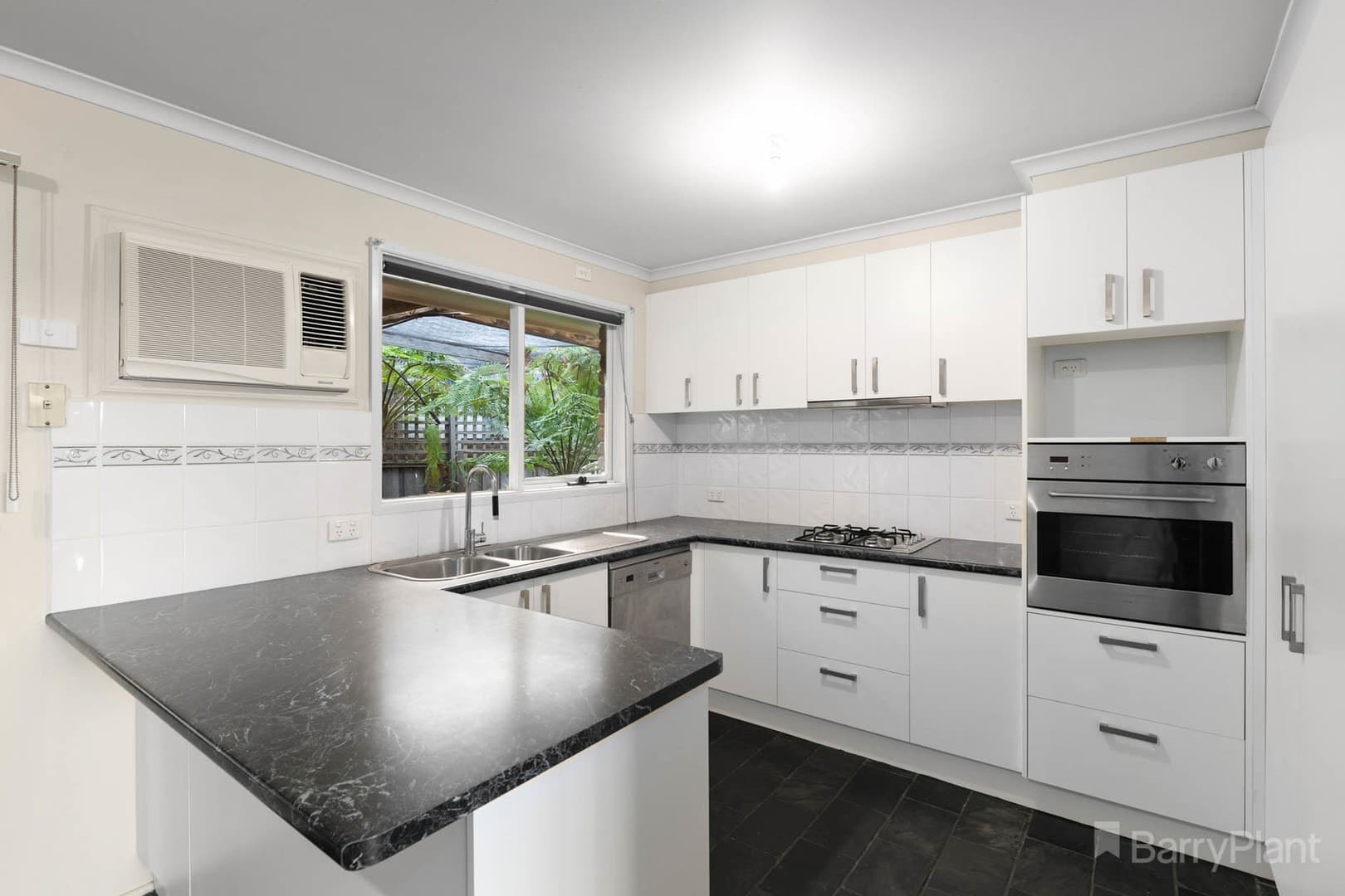 15 Katjusha CourtPakenham, VIC 3810  - Leased, Pakenham - Thumbnail 4
