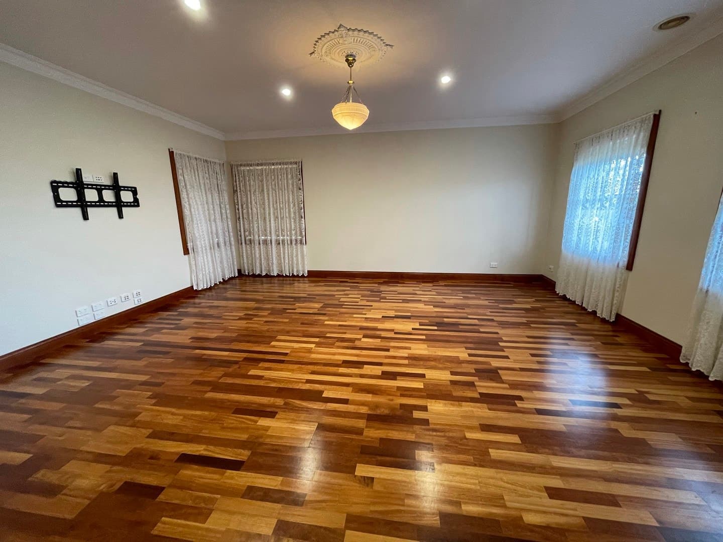 10 Duncraig GroveSunbury, VIC 3429  - Leased, Sunbury - Thumbnail 8