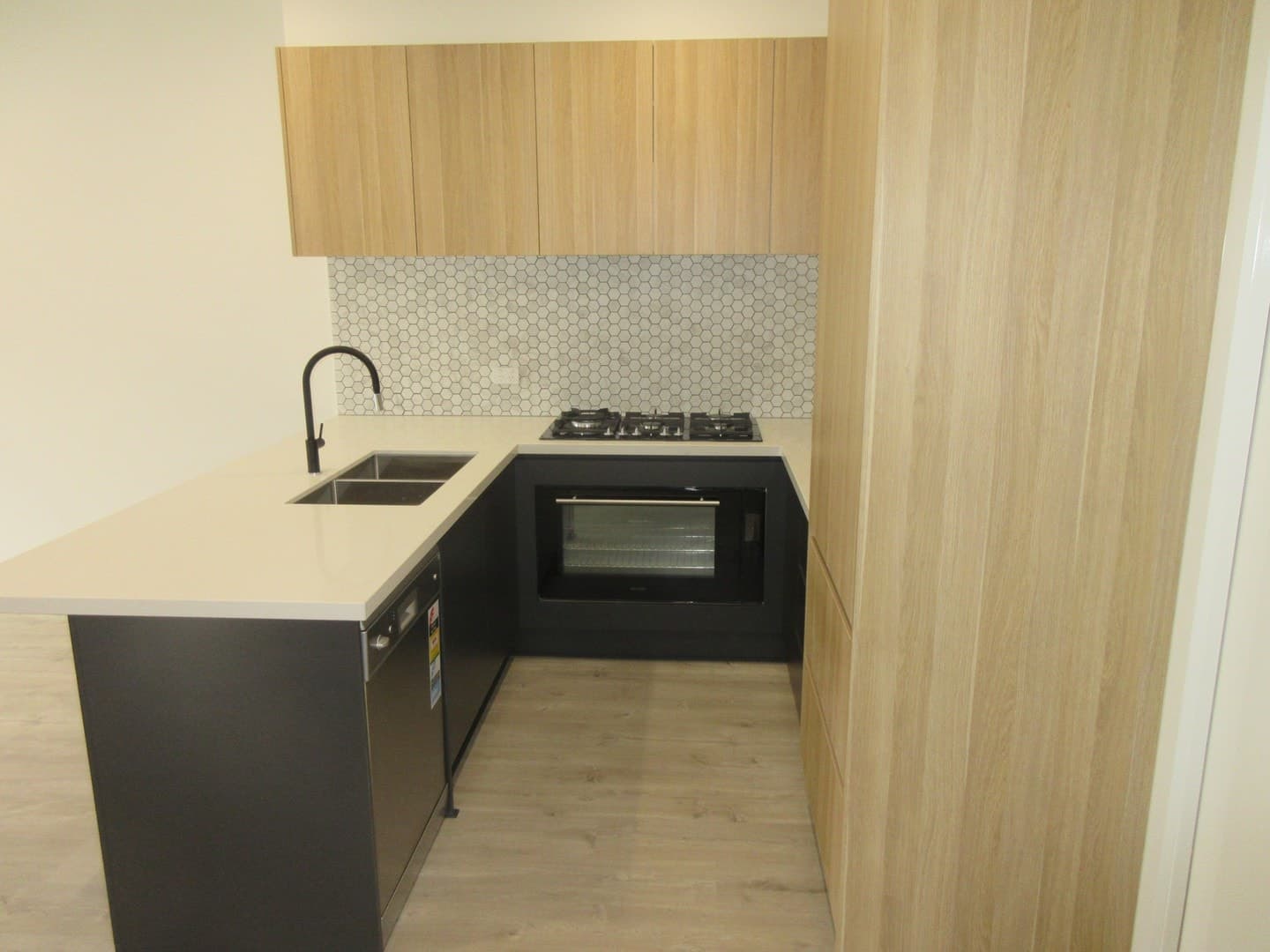 2/169 Glengala  RoadSunshine West, VIC 3020  - Leased, Sunshine West - Thumbnail 4