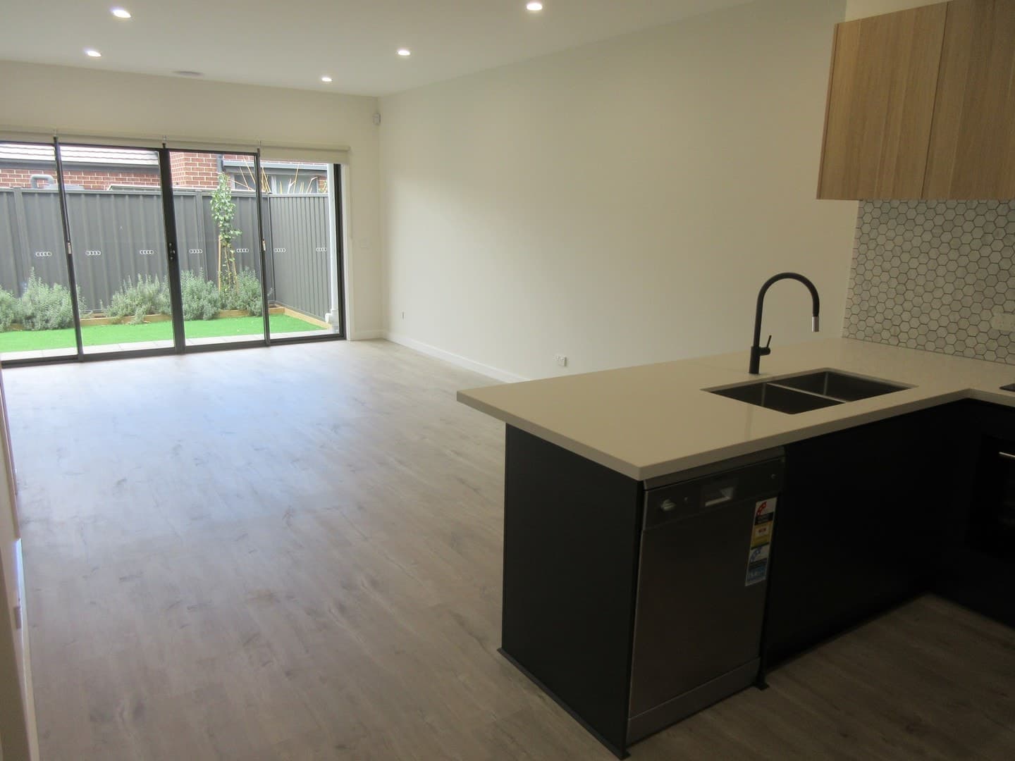 2/169 Glengala  RoadSunshine West, VIC 3020  - Leased, Sunshine West - Thumbnail 5