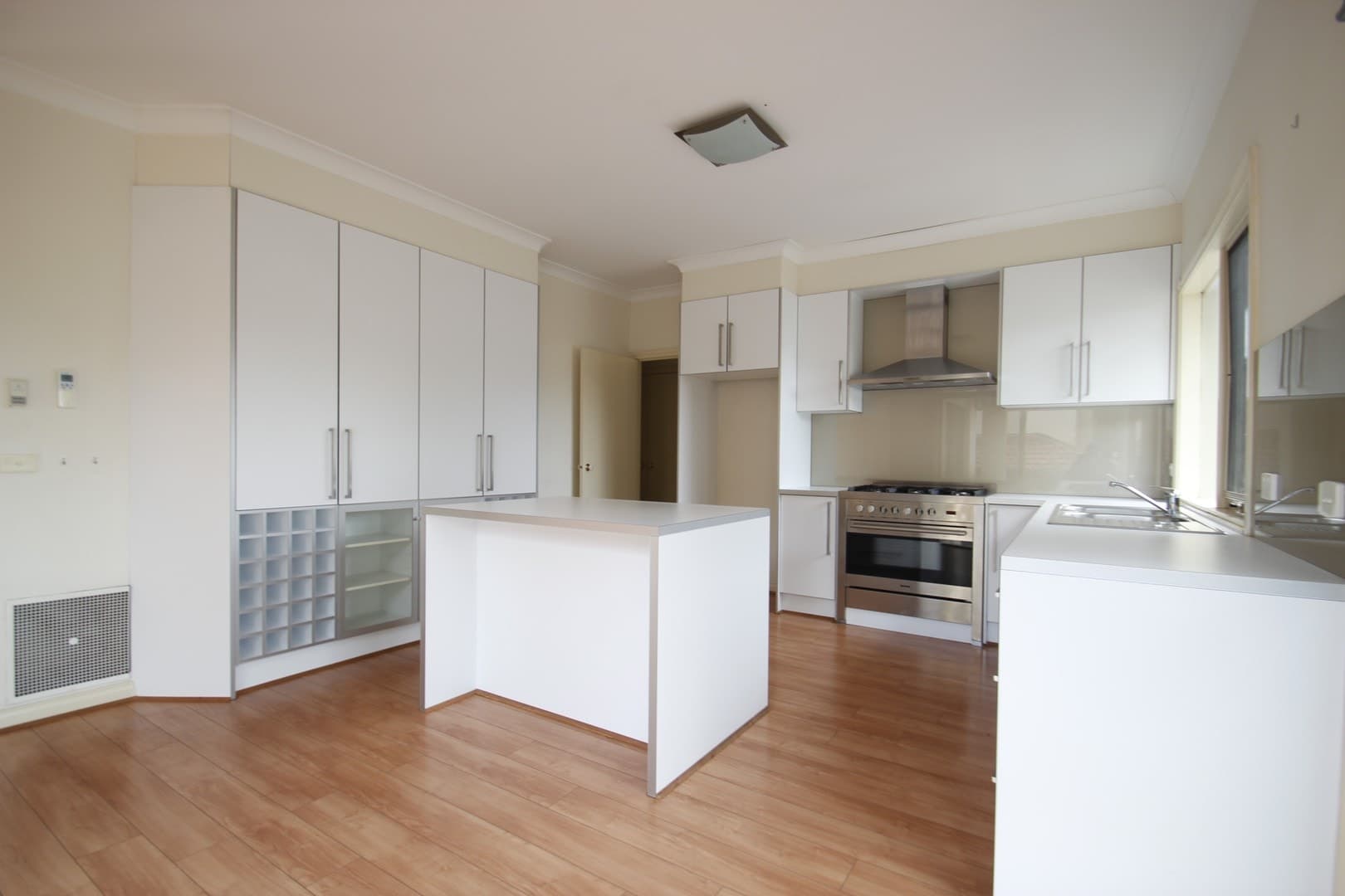 2/26 Roberts StreetGlen Waverley, VIC 3150  - Leased, Glen Waverley - Image 1