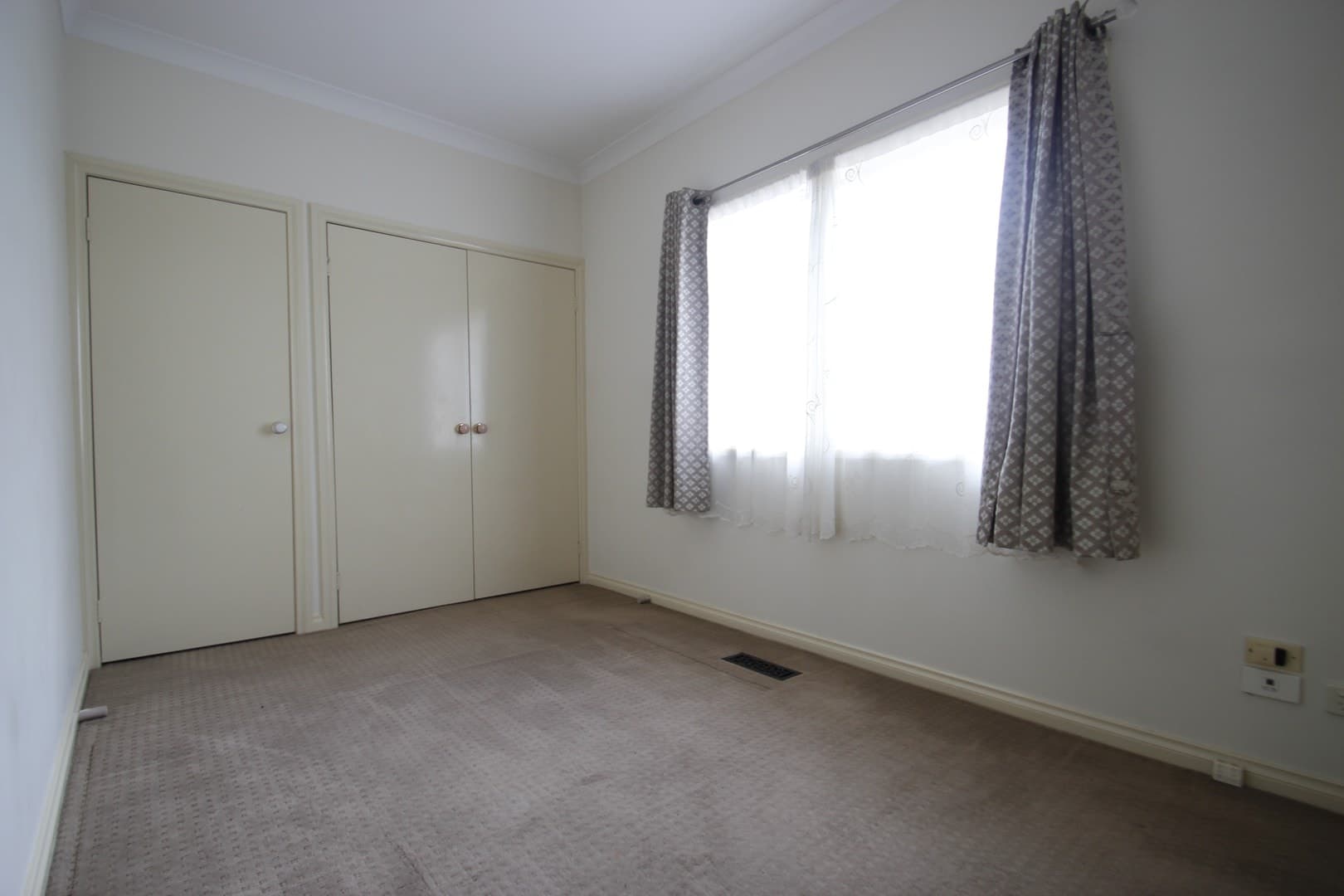 2/26 Roberts StreetGlen Waverley, VIC 3150  - Leased, Glen Waverley - Thumbnail 2