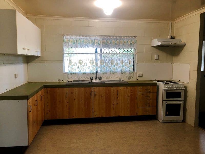 7 Schoch Street, Avenell Heights, Avenell Heights - Thumbnail 3