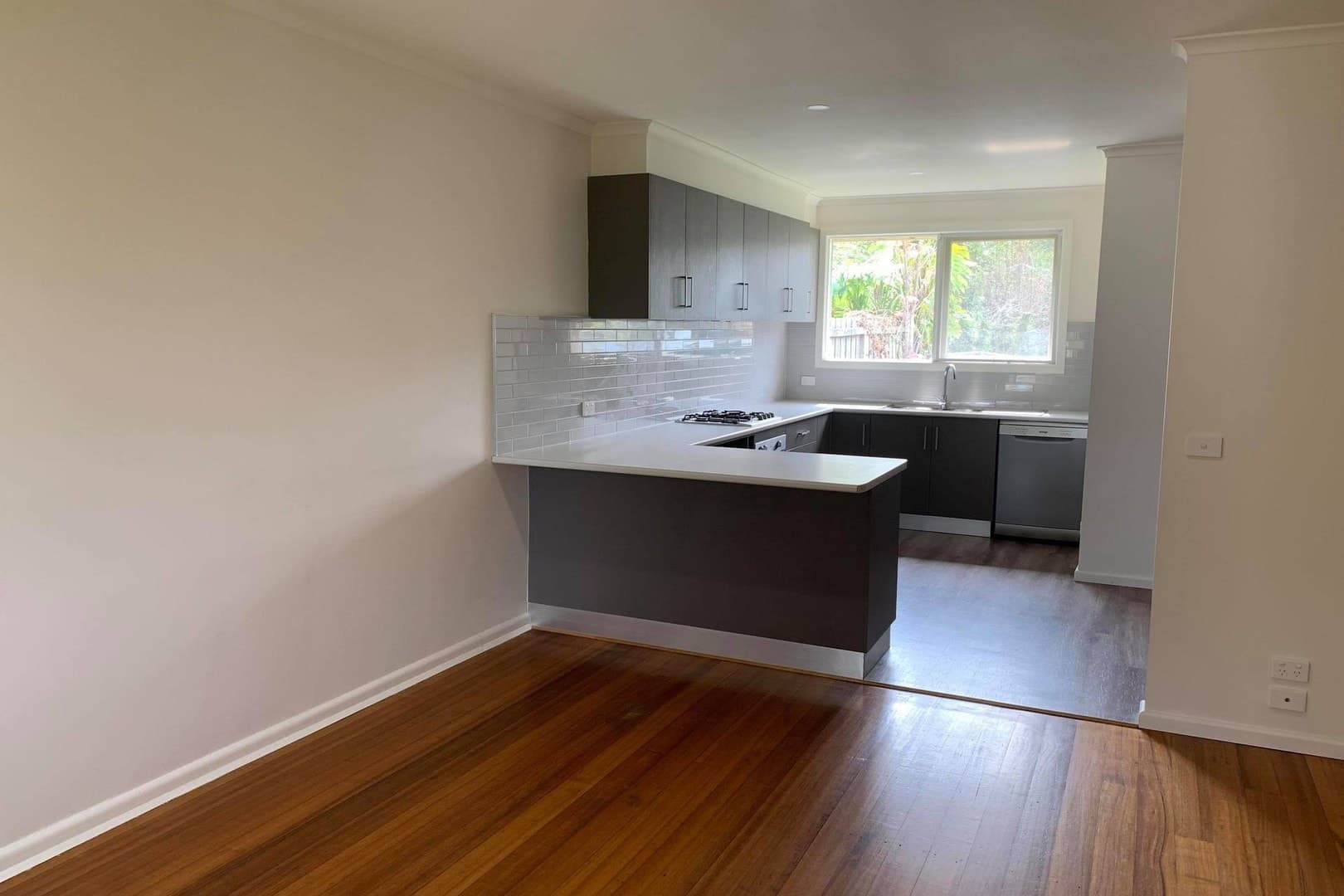 2/5 Langford AvenueMitcham, VIC 3132  - Leased, Mitcham - Thumbnail 2