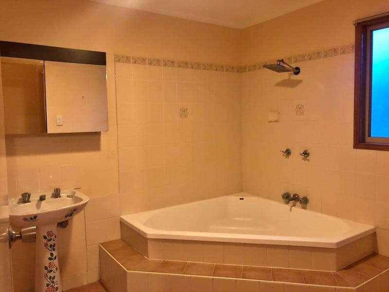 8 Olive Drive, Moore Park Beach, Moore Park Beach - Thumbnail 6