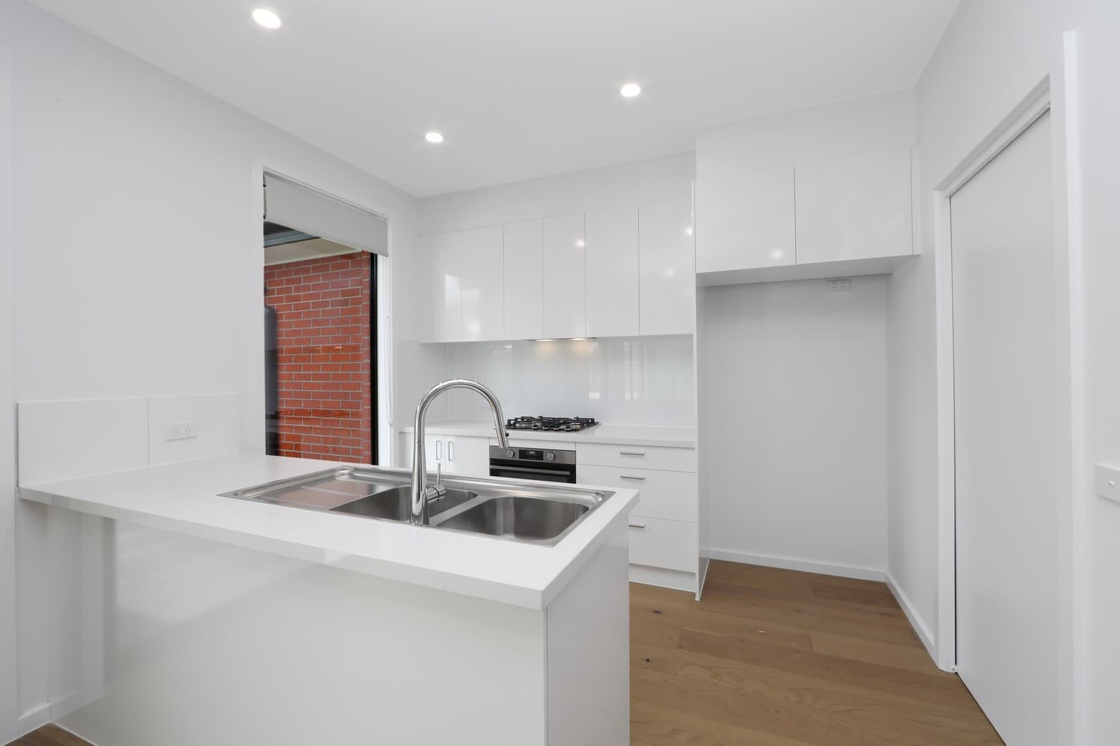 2/18 Denver CrescentRowville, VIC 3178  - Leased, Rowville - Thumbnail 2