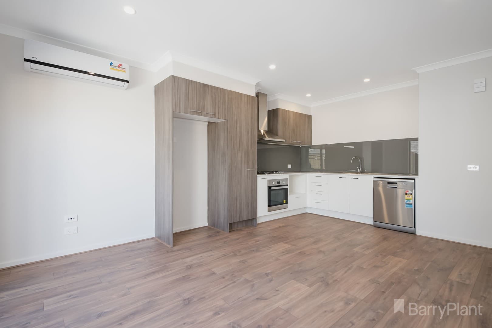 27 Fadden MewsOfficer, VIC 3809  - Leased, Officer - Thumbnail 3