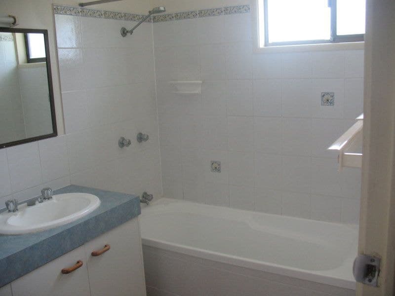 Avenell Heights, Avenell Heights - Thumbnail 5
