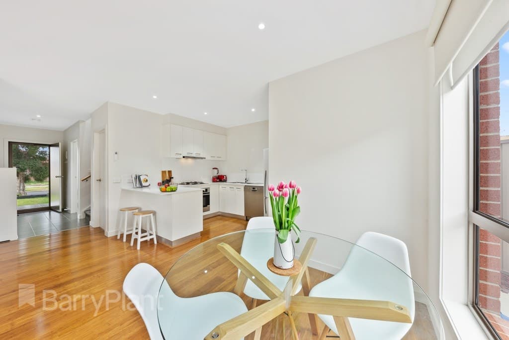 1/71 Oberon AvenueSt Albans, VIC 3021  - Leased, St Albans - Thumbnail 2