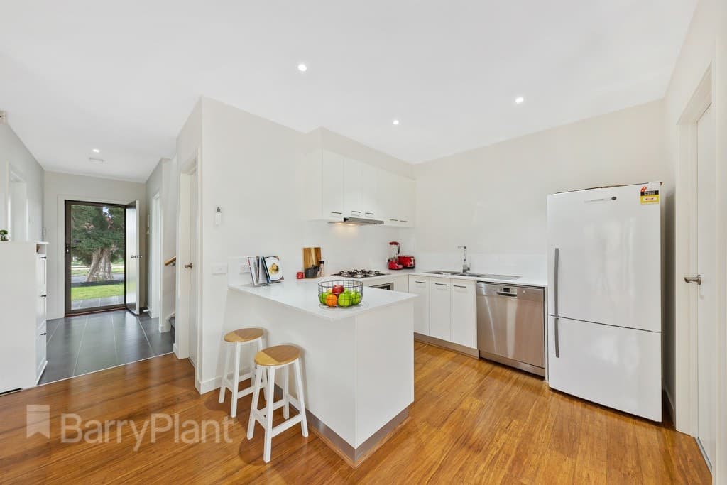 1/71 Oberon AvenueSt Albans, VIC 3021  - Leased, St Albans - Thumbnail 3