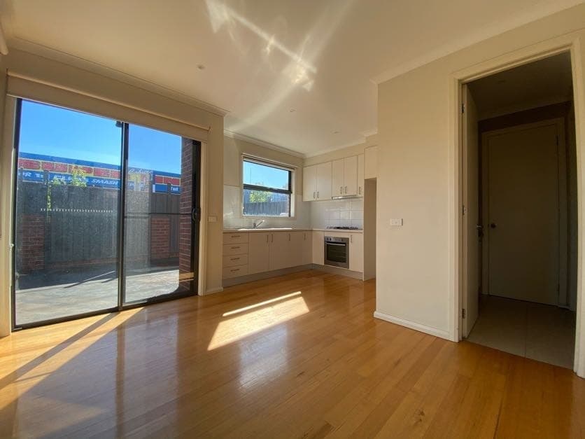 1/56 Fischer StreetCoburg, VIC 3058  - Leased, Coburg - Thumbnail 2