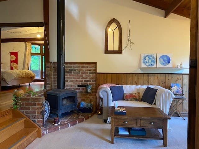 5 Daphne CrescentHurstbridge, VIC 3099  - Leased, Hurstbridge - Thumbnail 2