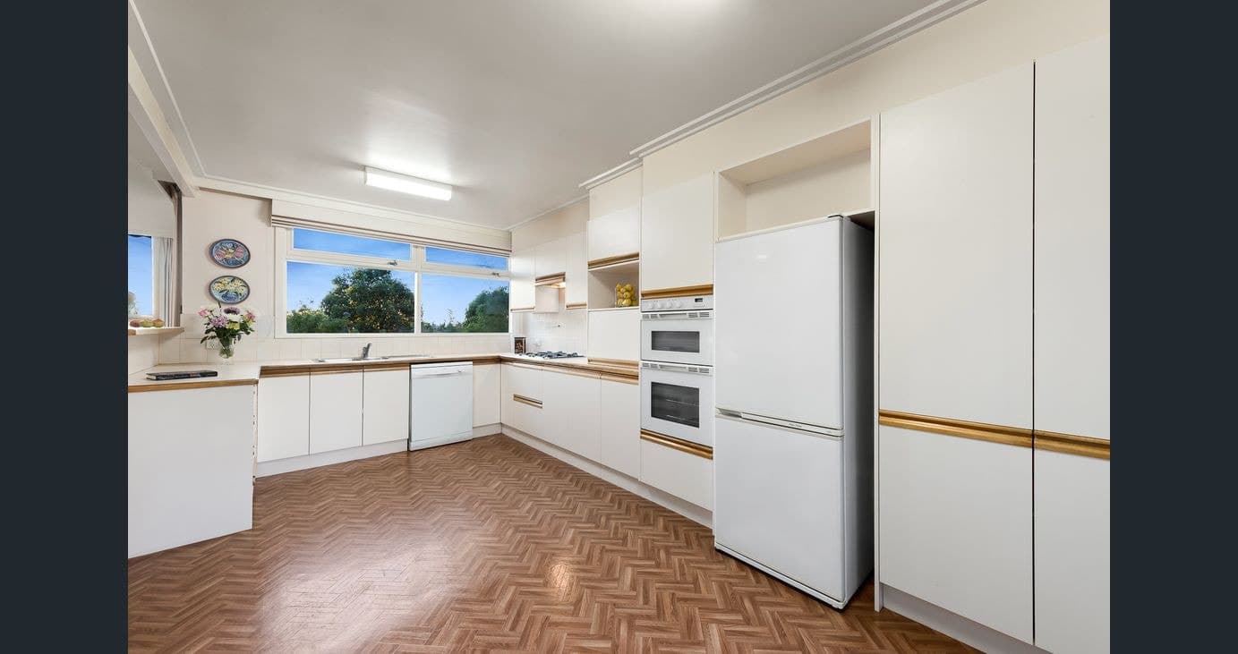 20 Bayley GroveDoncaster, VIC 3108  - Leased, Doncaster - Thumbnail 3