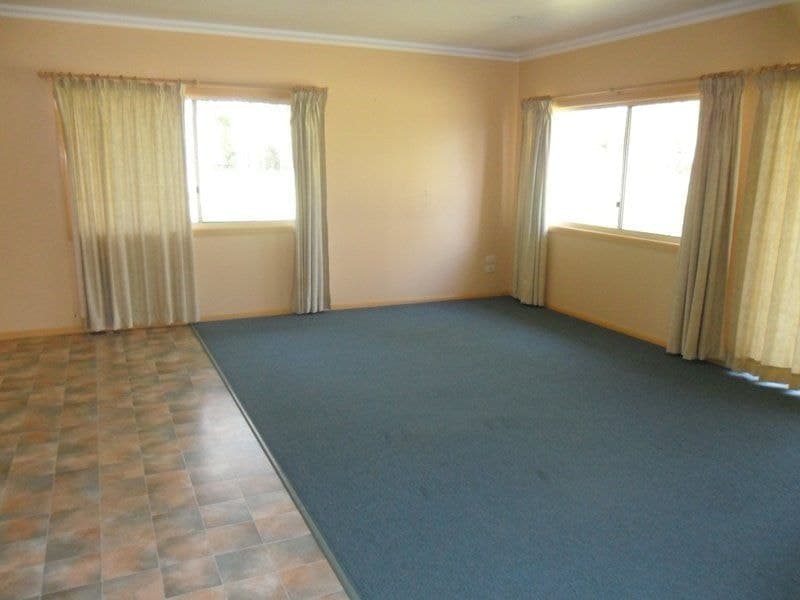 41 Pleasant Drive, Sharon, Sharon - Thumbnail 4