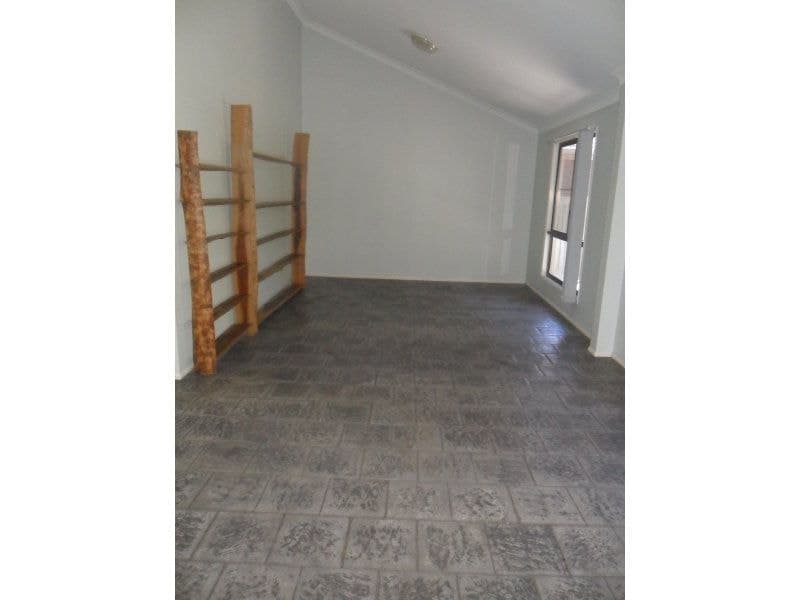 52 Grevillea Avenue, Innes Park, Innes Park - Thumbnail 5