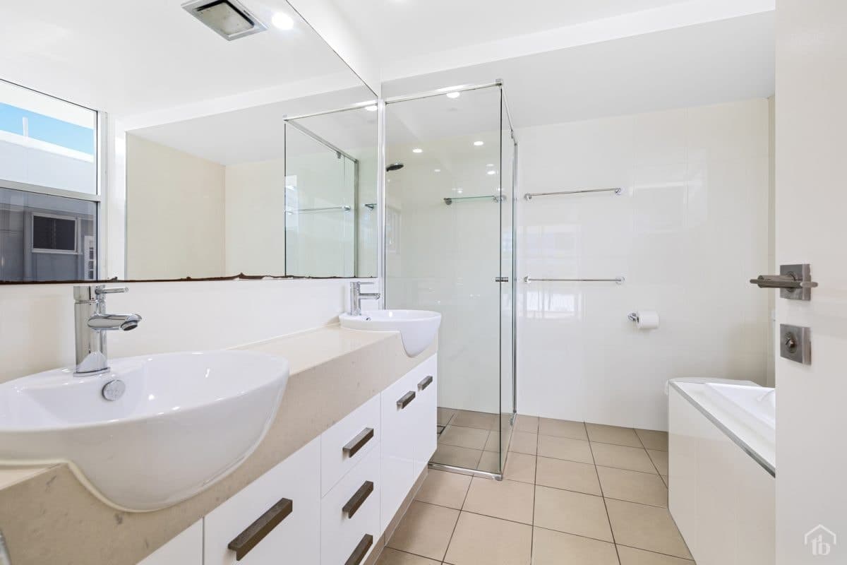 202/215 Boundary Street, Coolangatta QLD 4225, Coolangatta - Thumbnail 6