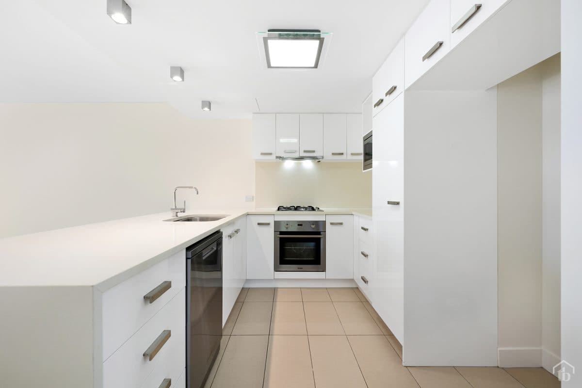 202/215 Boundary Street, Coolangatta QLD 4225, Coolangatta - Thumbnail 7
