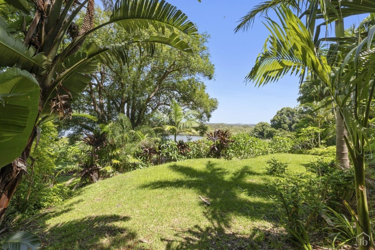 13 Clifford Crescent, Banora Point NSW 2486, Banora Point - Thumbnail 2