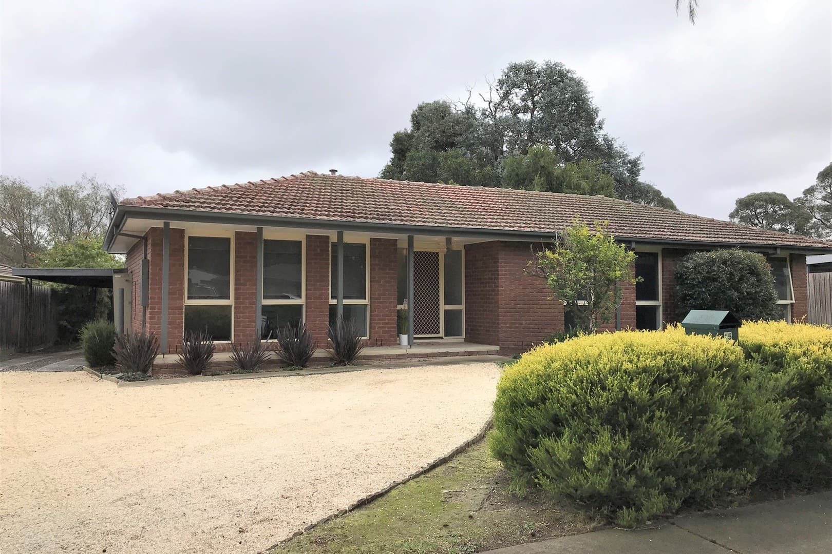 15 Greenlaw CrescentBerwick, VIC 3806  - Leased, Berwick - Thumbnail 2