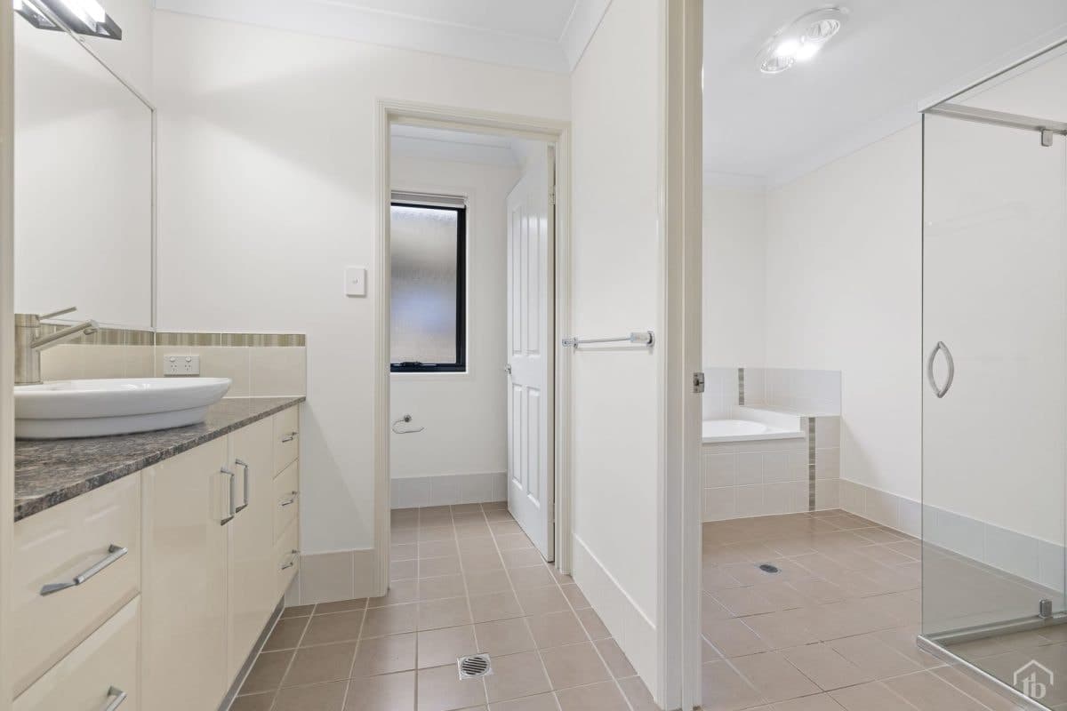 38A Walter Crescent, Banora Point NSW 2486, Banora Point - Thumbnail 4