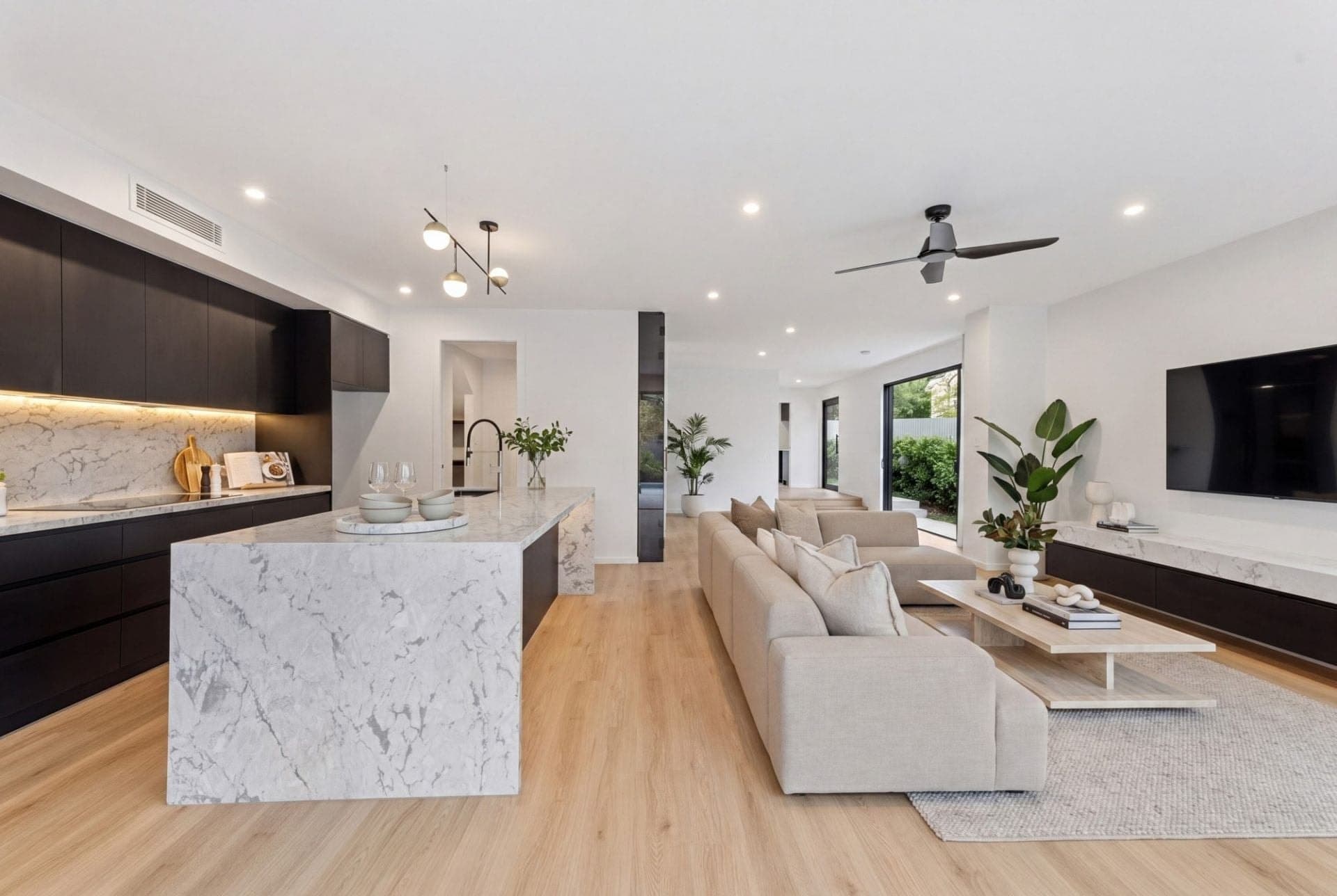 4 Cooper Parade, Southport - Thumbnail 2