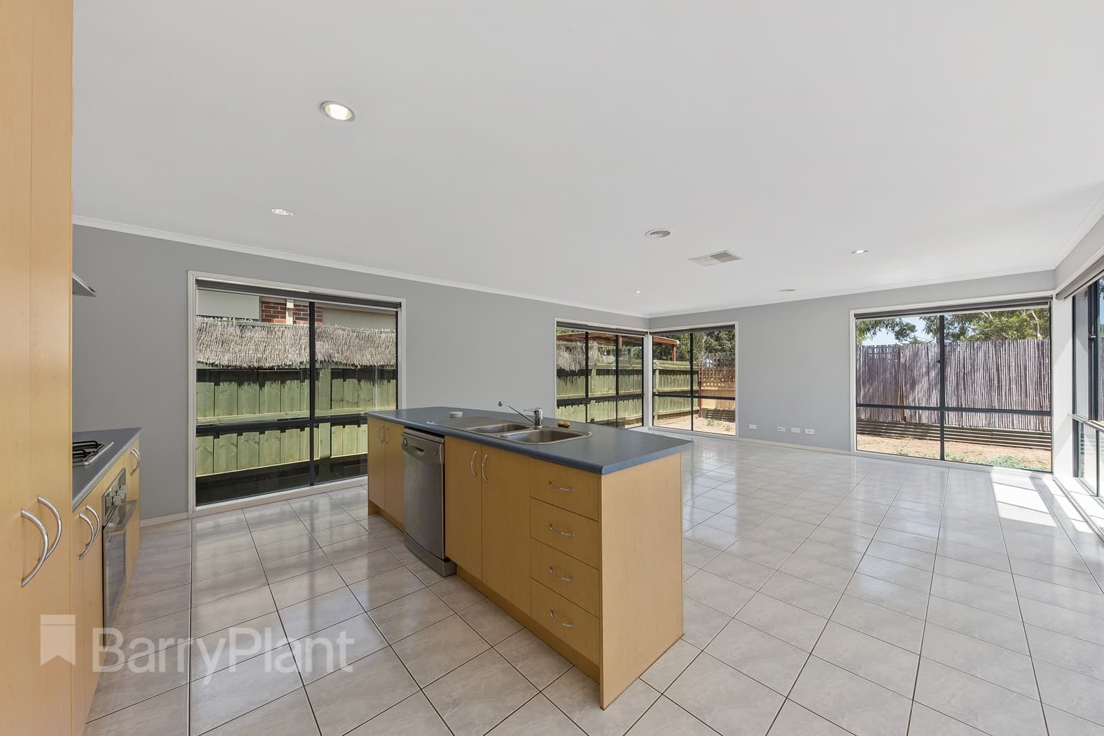6 Alderstead PlaceCaroline Springs, VIC 3023  - Leased, Caroline Springs - Thumbnail 3
