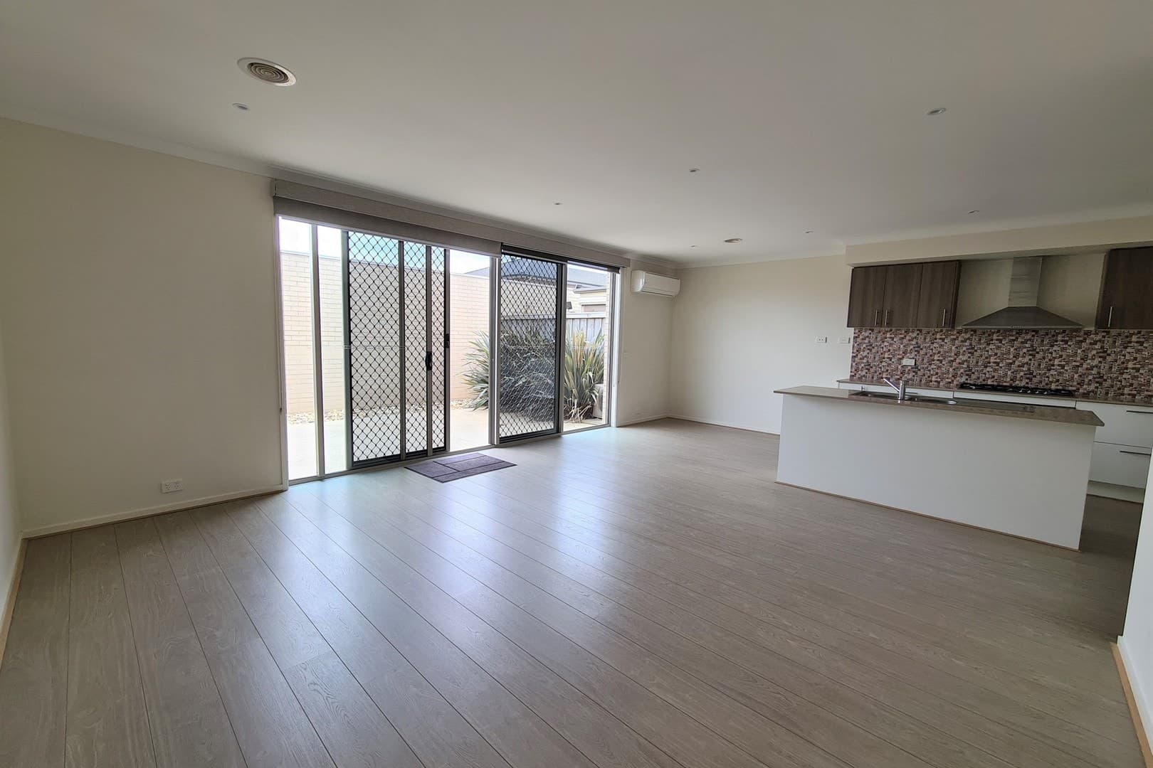 34 Trillium BoulevardMickleham, VIC 3064  - Leased, Mickleham - Thumbnail 3