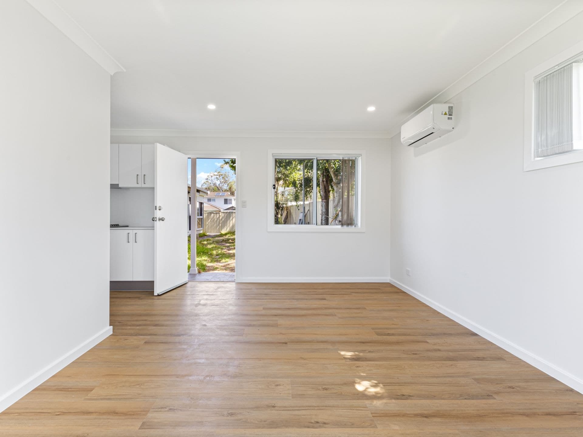 19a Lucas Avenue, Berkeley Vale, Berkeley Vale - Thumbnail 3