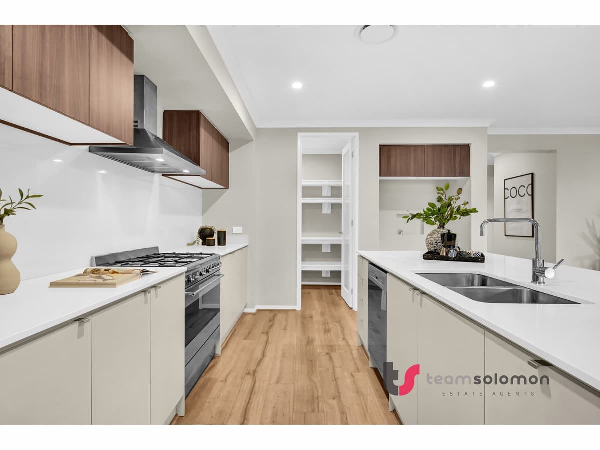 19 Shoreline Avenue, Redland Bay, Redland Bay - Thumbnail 2