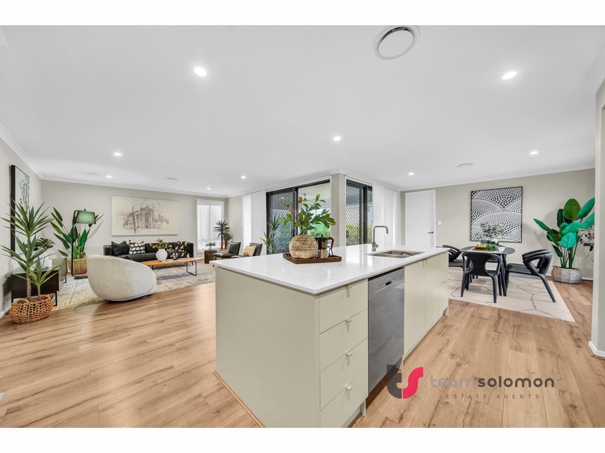 19 Shoreline Avenue, Redland Bay, Redland Bay - Thumbnail 8