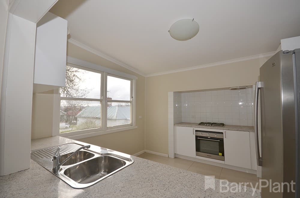 15 Peake StreetGolden Point, VIC 3350  - Leased, Golden Point - Thumbnail 4