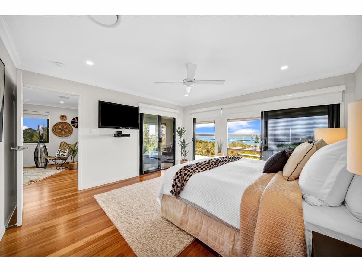 10 Wilson Esplanade, Redland Bay, Redland Bay - Thumbnail 4