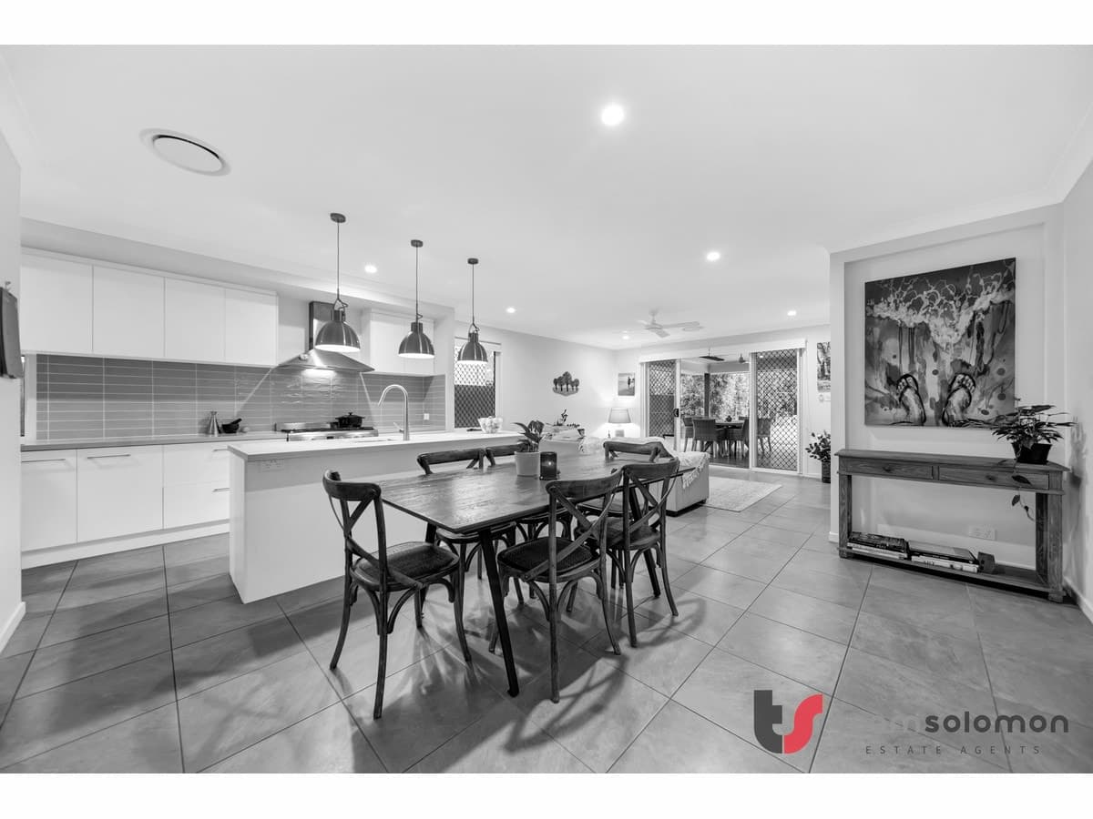 39 Highgrove Street, Thornlands, Thornlands - Image 1