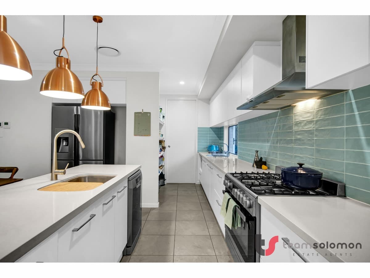 39 Highgrove Street, Thornlands, Thornlands - Thumbnail 4
