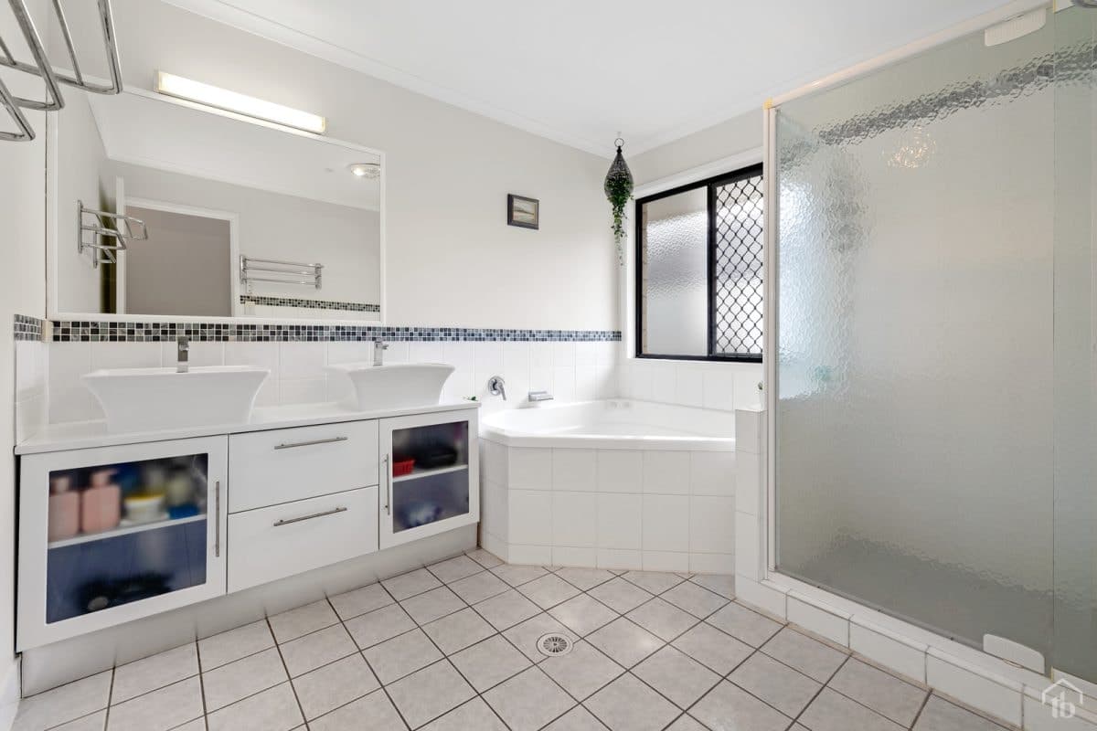 8 Yarra Close, Banora Point NSW 2486, Banora Point - Thumbnail 2