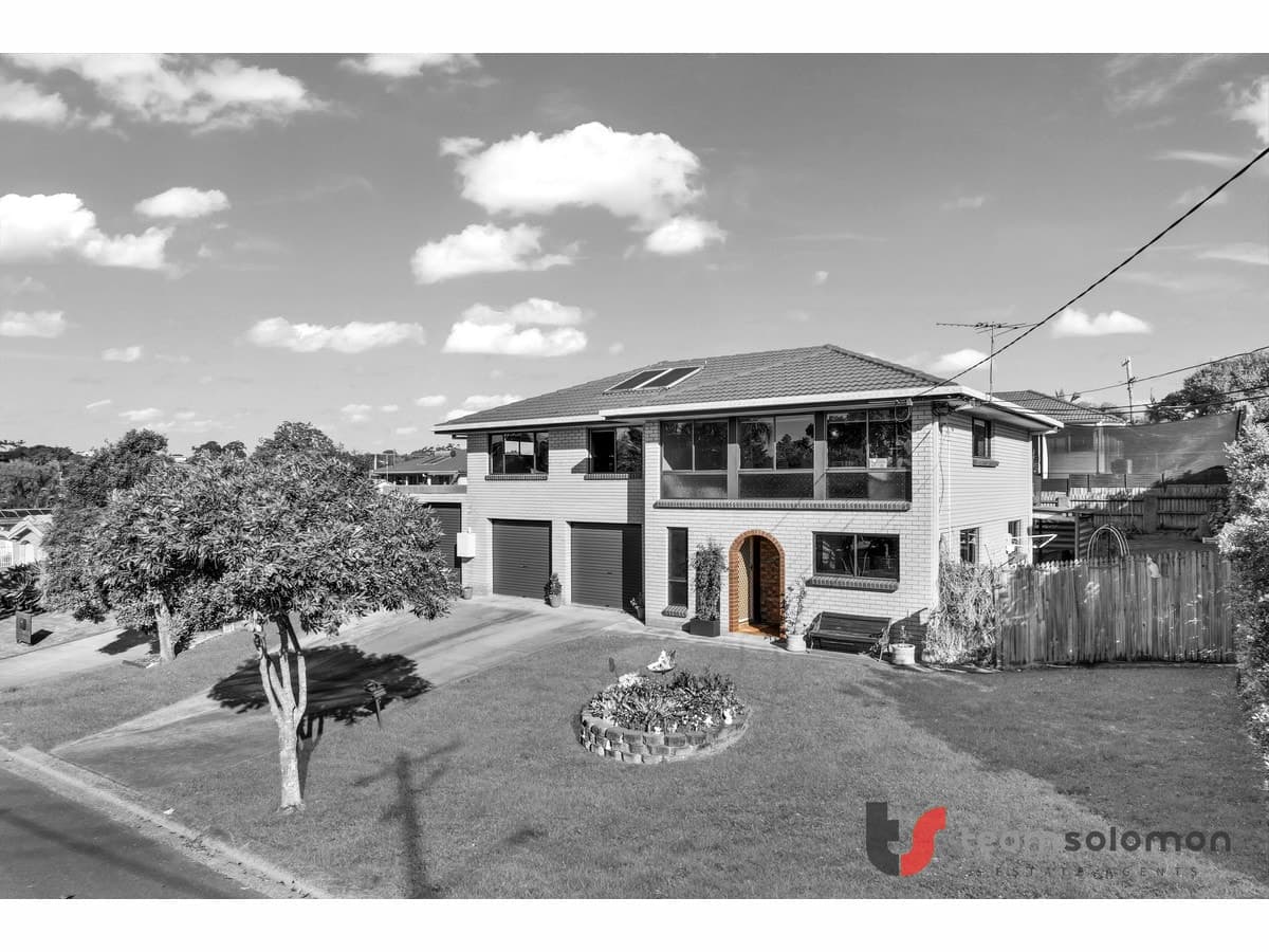 15 Sunstone Street, Manly West, Manly West - Image 1