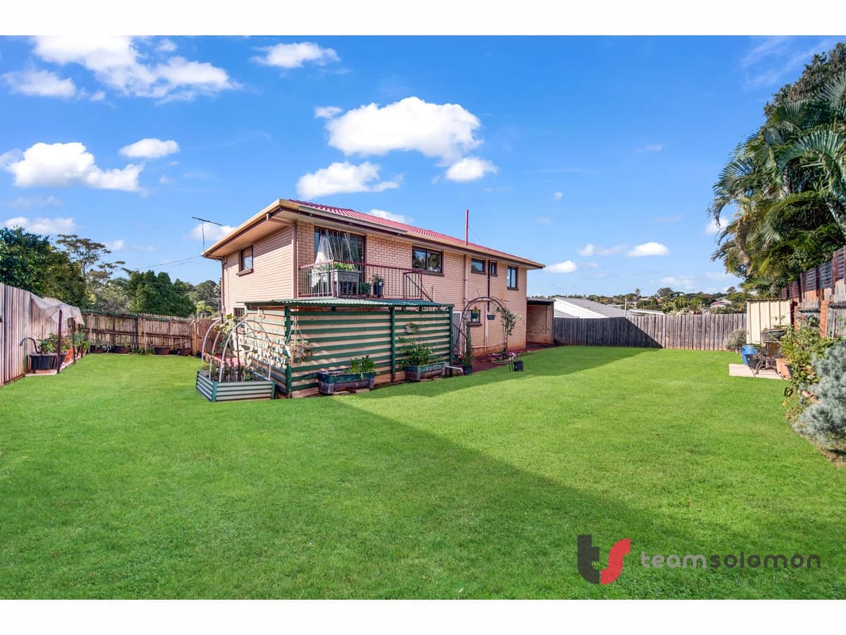 15 Sunstone Street, Manly West, Manly West - Thumbnail 2