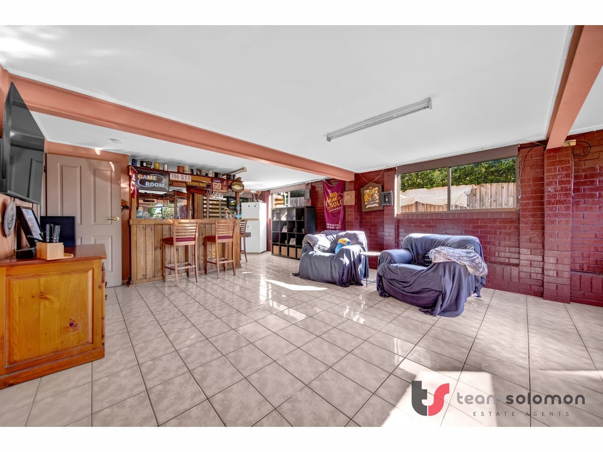 15 Sunstone Street, Manly West, Manly West - Thumbnail 3