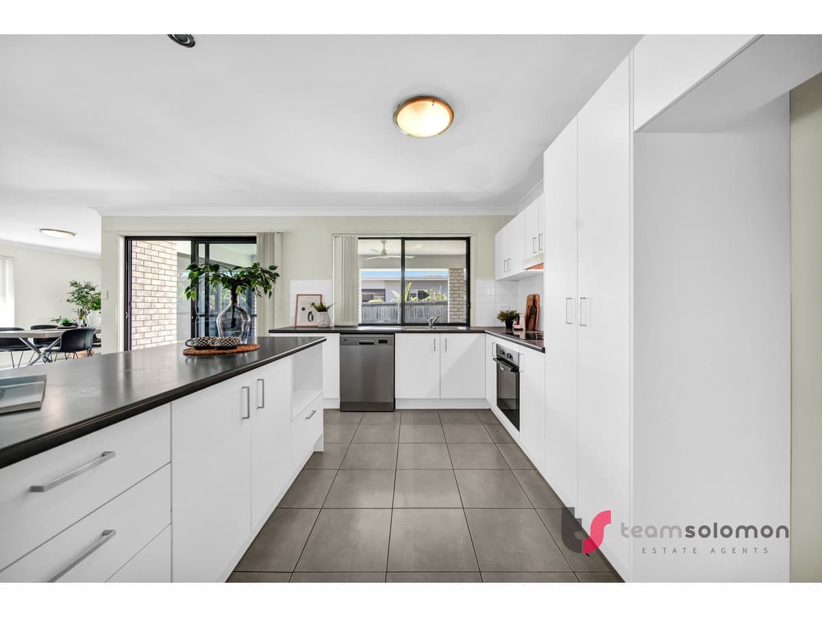 33 Byng Road, BIRKDALE, Birkdale - Thumbnail 4