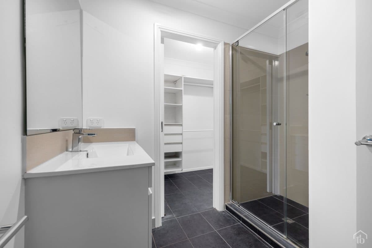 11 Mariners Crescent, Banora Point NSW 2486, Banora Point - Thumbnail 4