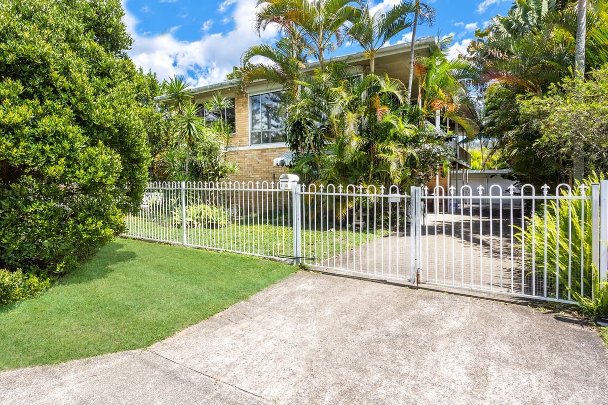 2/11 Awoonga Avenue, Burleigh Heads, Burleigh Heads - Thumbnail 2