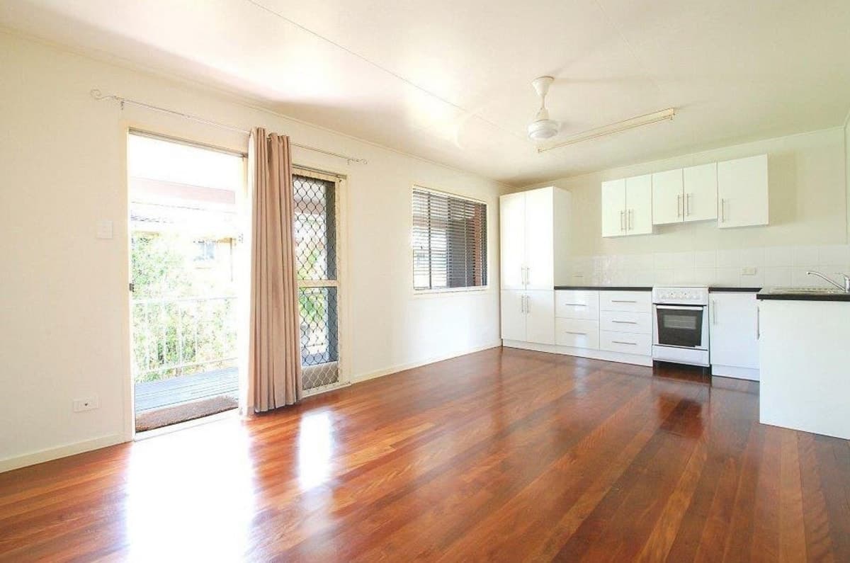 2/13 Awoonga Avenue, BURLEIGH HEADS, Burleigh Heads - Thumbnail 2
