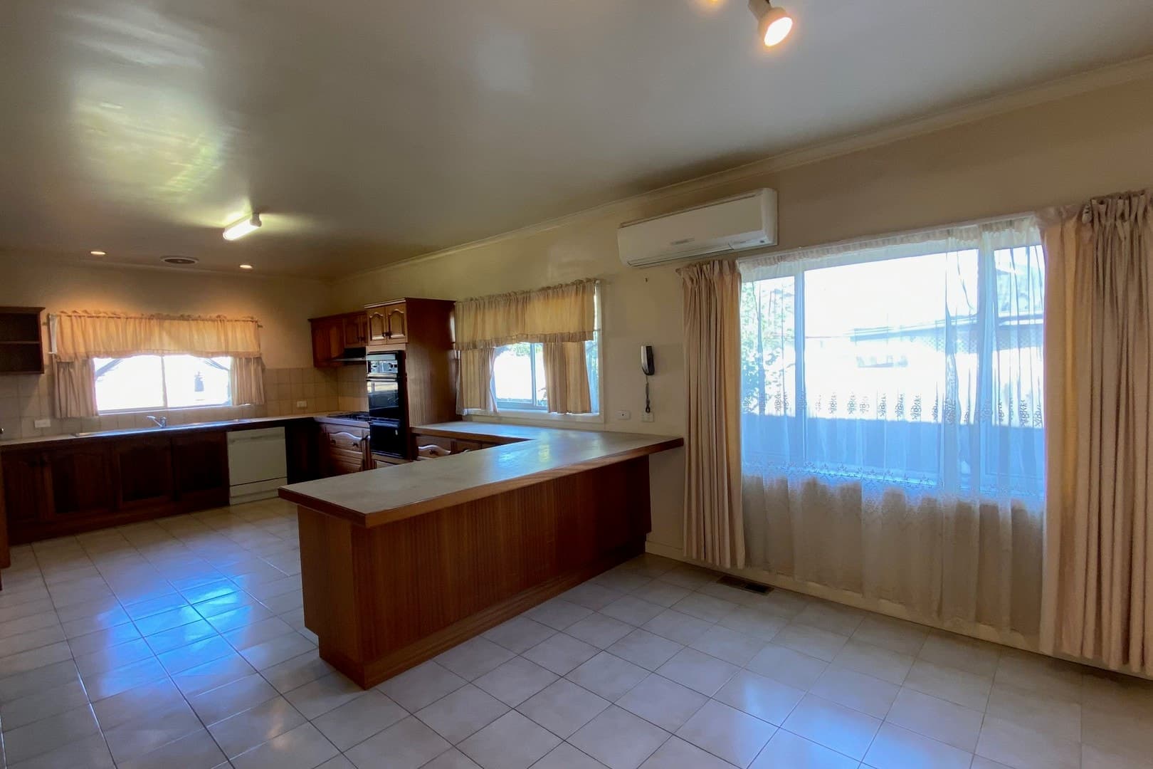 41 Barton StreetReservoir, VIC 3073  - Leased, Reservoir - Thumbnail 2