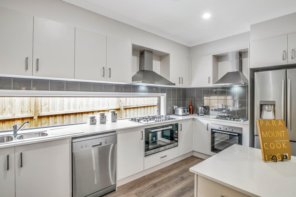 Room 3/2 Backelei Crescent, Grovedale, VIC, 3216, Grovedale - Thumbnail 2